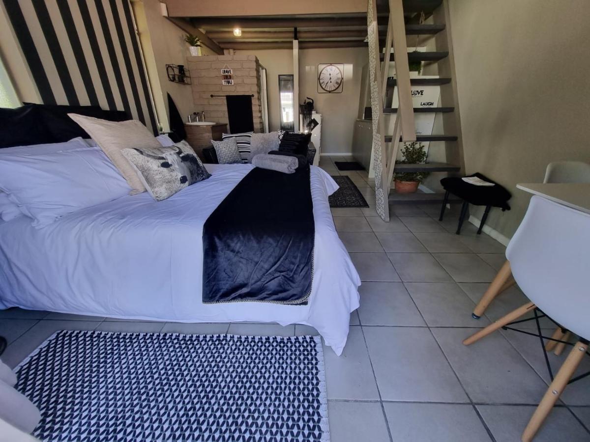 Angel 8 Airbnb Apartment 2 Robertson Εξωτερικό φωτογραφία